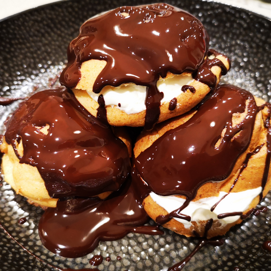 Chocolate Eclairs / Profiteroles